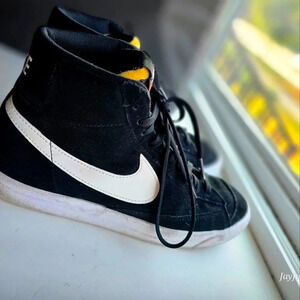 Nike Blazer Mid '77 Vintage - Black/White size Mens US 9.5